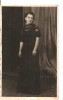 FOTO 17 FOTOGRAFIE ARTISTICA, FEMEIE IN ROCHIE NEAGRA, IMBRACAMINTE DE EPOCA, PRODUS DE COLECTIE PROFESIONIST DIM. : 8X13 cm, FOTO ZALEVSKY BRAILA, Romania 1900 - 1950, Arta