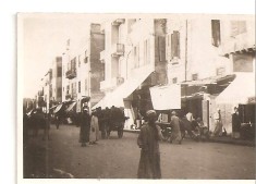 FOTO 55 EGIPT, CAIRO, FOTOGRAFIE STRADA, IMAGINI, TINUTE DE EPOCA, PRODUS DE COLECTIE DIM. : 5,5X8,5 cm. CLADIRI, VITRINE, ANIMATIE.