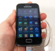 Samsung Galaxy Ace Plus S7500 foto