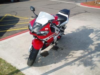 Dezmembrez Yamaha R6 din 1999-2004 foto