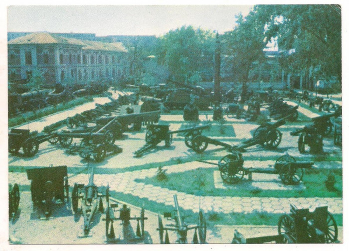 carte postala(ilustrata)-MUZEUL MILITAR-Aspect din parcul de tehnica mlitara