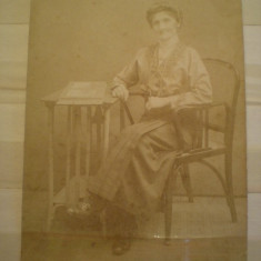 Fotografie tip carte postala - Portret de femeie - 1915 - Foto Glob - Bucuresti