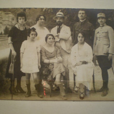 Fotografie tip carte postala - Cpt. Gh. Ionescu impreuna cu familia la Baile Herculane - dupa 1930 - Studioul Atelier Krakovsky - Baile Herculane