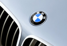 Emblema capota BMW foto