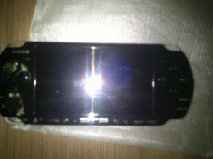 Vand PSP SONY 3004 nou in cutie,cablu de date,incarcator,nemodat. foto