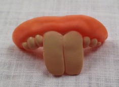 PROTEZA DENTARA HORROR PENTRU COSTUM HALOWEEN BOSSU FUN SCARY DINTI ORIBILI CASTOR foto