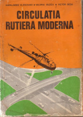 Circulatia rutiera moderna foto