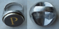 Inel ghiul din argint , celebra marca Stefania di Pardo , marcat 925 , 19 grame , cu piatra semipretioasa in care este incastrata litera P din aur foto