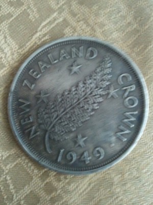 New Zealand 1 crown 1949, 20 grame, moneda turistica, imitatie, 50 roni, cereti informatii pe forum inainte sa o cumparati foto