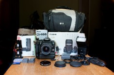 Canon 400D kit complet - obiectiv 18-55 + blit extern + grip original + 2 baterii + 2 card memorie + filtru Hama PL circular + geanta foto + etc foto