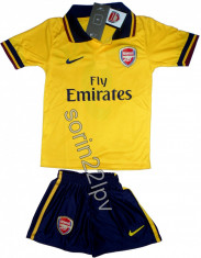 Tricou+Sort(Compleu) Pentru Copii NIKE Arsenal Deplasare MODEL NOU Sezon 2013/14(NR 9 PODOLSKI)) foto