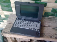 Laptop compaq de colectie ,notebook de 40 ani, foto