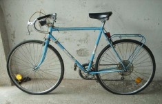 Bicicleta semicursiera Pegas, originala, 2 foi, 5 pinioane, vopsea, abtibilduri, sonerie, far, scaun, portbagaj, cauciucuri, frane originale,de colect foto