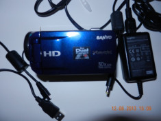 camera videoSanyo Xacti High Definition SDHC Camcorder with 30X Optical Zoom foto