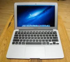 Vand Macbook air. foto