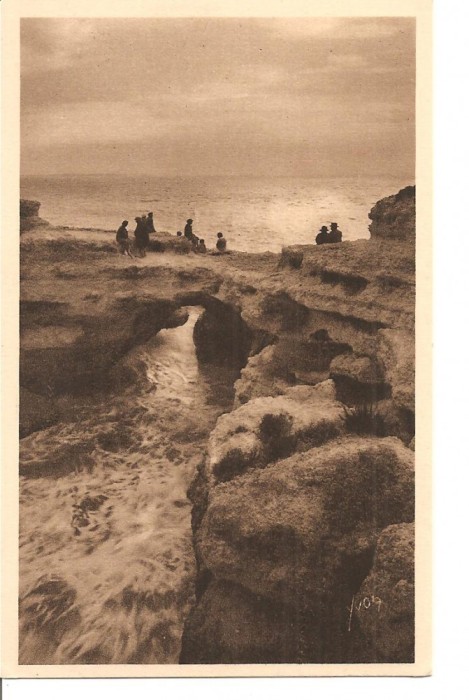 CPI (B2806) FRANTA. ROYAN, LES ROCHERS DE VALLIERES, TIRAJ SPECIAL DE L&#039;ENTRAIDE UNIONISTE, EDITURA d&#039;ART YVON, NECIRCULATA