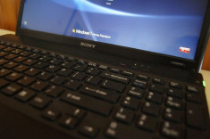 Laptop Sony Vaio VPC-EB3S1E/BQ foto