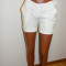 Pantaloni albi scurti model de vara,Livrarea gratuita
