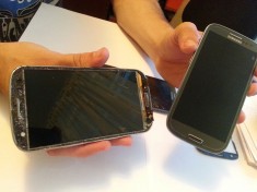 Inlocuiesc SCHIMB sticla geam display Samsung Galaxy s3 I9300 foto