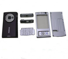 Vand Carcasa Nokia N95 Noua Completa Gri Silver Argintie cu Spatele Visiniu Bej sau Roz sau Gri foto