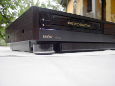 Videorecorder SANYO VHR D-4890 G S-VHS Hi-Fi Stereo foto