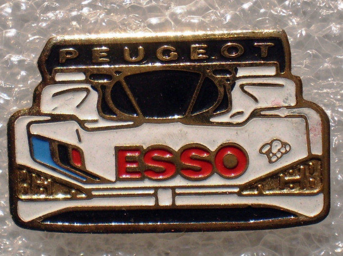 I.077 INSIGNA PIN AUTO PEUGEOT ESSO L22mm