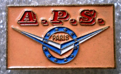I.109 INSIGNA APS PARIS L26mm foto