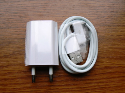 Cablu compatibil iPhone 4 + Incarcator priza foto