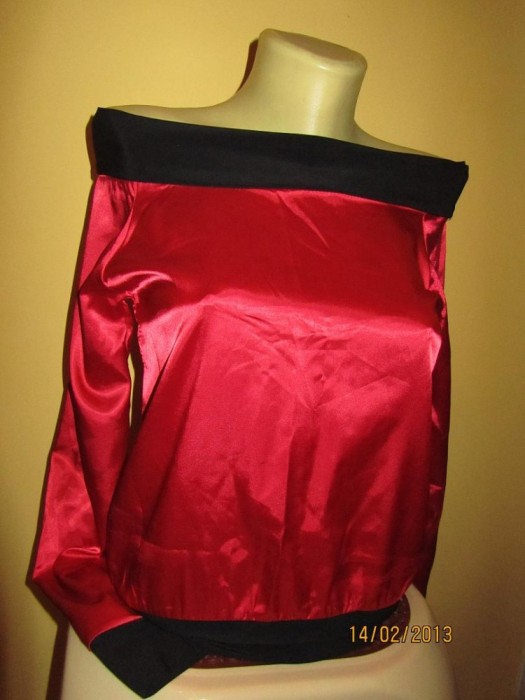 Bluza rosie lucioasa