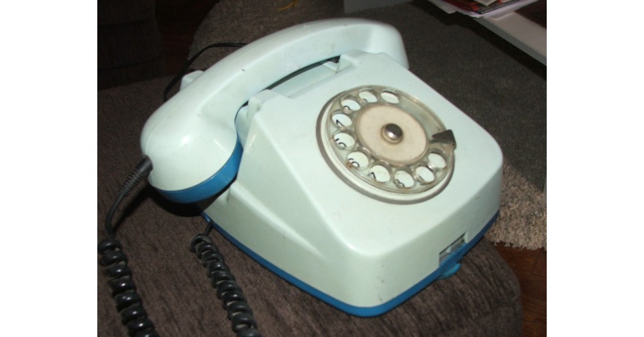Telefon fix cu disc - model vechi | arhiva Okazii.ro