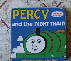 Carte educativa Percy and the Night Train mini cartonata Thomas the Tank Engine Locomotiva story ilustrat foto