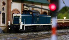 Locomotiva Diesel BR 290 Trix 22201 H0 foto