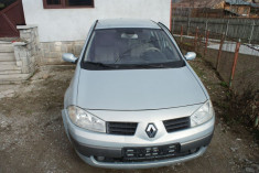 Dezmembrez Renault Megane 2 foto