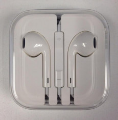 Apple Earpods Casti Handsfree cu Telecomanda comenzi volum si Microfon pe fir Remote and Mic Apple iPhone 5 iTouch 5 iPad Mini foto