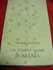 UN PAMANT NUMIT ROMANIA de NICHITA STANESCU, Ed. Militara, 1969, 152 pagini, format mai inalt decat mediu foto