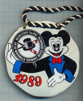 C558 Medalie - Scoala de majorete -NARRHALLA Schwarz-Weiss -Nurnberg - Germania -Mikey Mouse, desene animate -starea care se vede foto