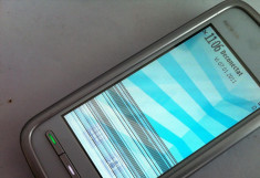 Vand Nokia 5230 cu LCD defect foto