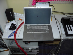 Macbook Pro 15&amp;quot; [ 2 GHz Intel Core Duo | 2 GB 667 MHz DDR2 SDRAM ] foto