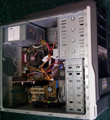 Sistem desktop AMD Athlon 64 3000+, 1GB RAM, 40GB HDD, GeForce 220 1GB, DVD Writer, XP Pro foto