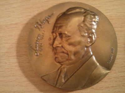 Medalie Lucian Blaga 103 grame + taxele postale gratuite = 100 roni foto