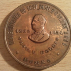 Medalie Universitatea de Vest "Vasile Goldis 1862-1934" Arad MCMXC, 75 grame + cutie de prezentare 15 roni + taxe postale 10 roni = 100 roni