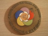 Medalie Franta IX Festival mondial de la jeunesse et des etudiants pour la solidarite la paix et lamitie, 90 grame + taxele postale 10 roni = 100 roni