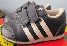 ADIDASI MARCA ADIDAS BLEUMARIN, MARIMEA 20 si PANTOFI ELEGANTI DULCES MARIMEA 19 + CADOU foto