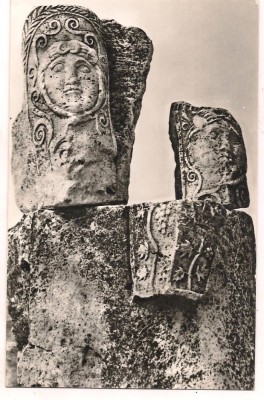 carte postala(ilustrata)-CONSTANTA-Piese arheologice de la Adamclisi foto