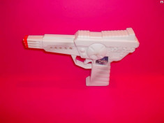 pistol de jucarie ce scoate diferite sunete si lumineaza din plastic foto