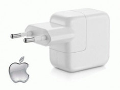 INCARCATOR IPAD MINI APPLE ORIGINAL NOU CULOARE ALBA Cod Apple MB051ZM/A Tensiunde de iesire: 5V 2.1A (2100MA) CHARGER DOAR ADAPTORUL USB PRIZA foto