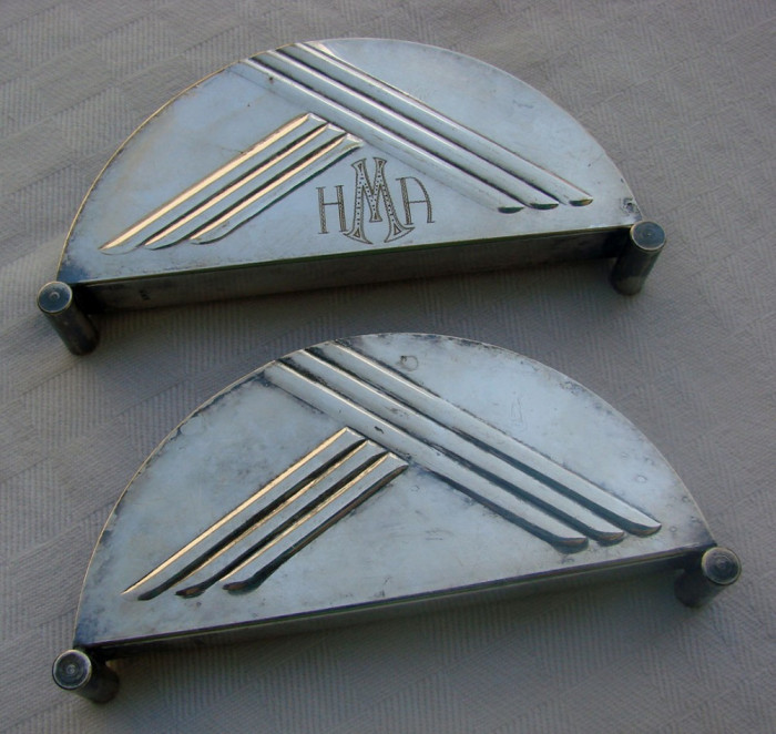 Doua suporturi din alama argintata pentru servetele