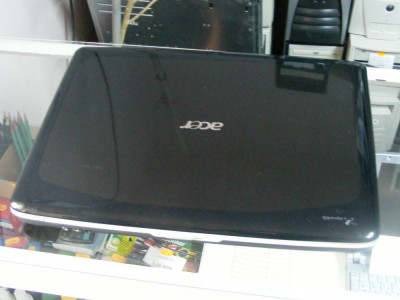 Vand laptop Acer 7520, defect, dar complet, estetic impecabil, pret f bun. foto