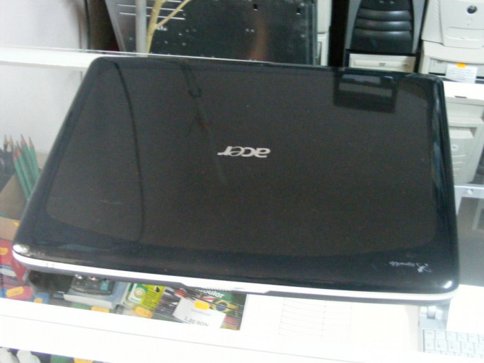 Vand laptop Acer 7520, defect, dar complet, estetic impecabil, pret f bun.