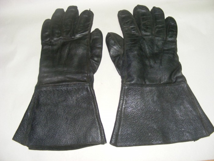 MANUSI MILITARE VECHI TIP PILOT,AVIATOR si MOTOCICLIST foto mare MANUSI MILITARE VECHI TIP PILOT,AVIATOR si MOTOCICLIST foto mare